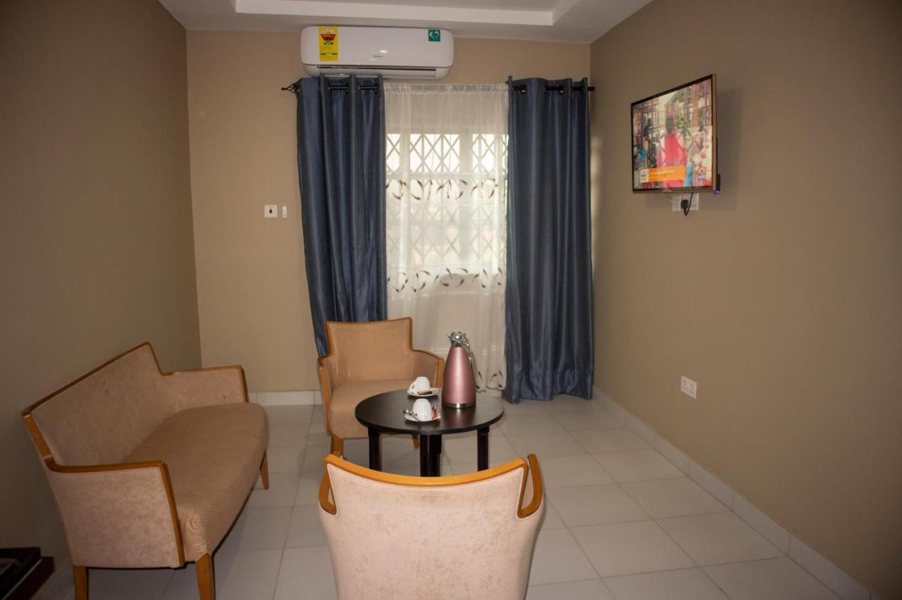 Kislas Luxury Hotel Adenta 外观 照片
