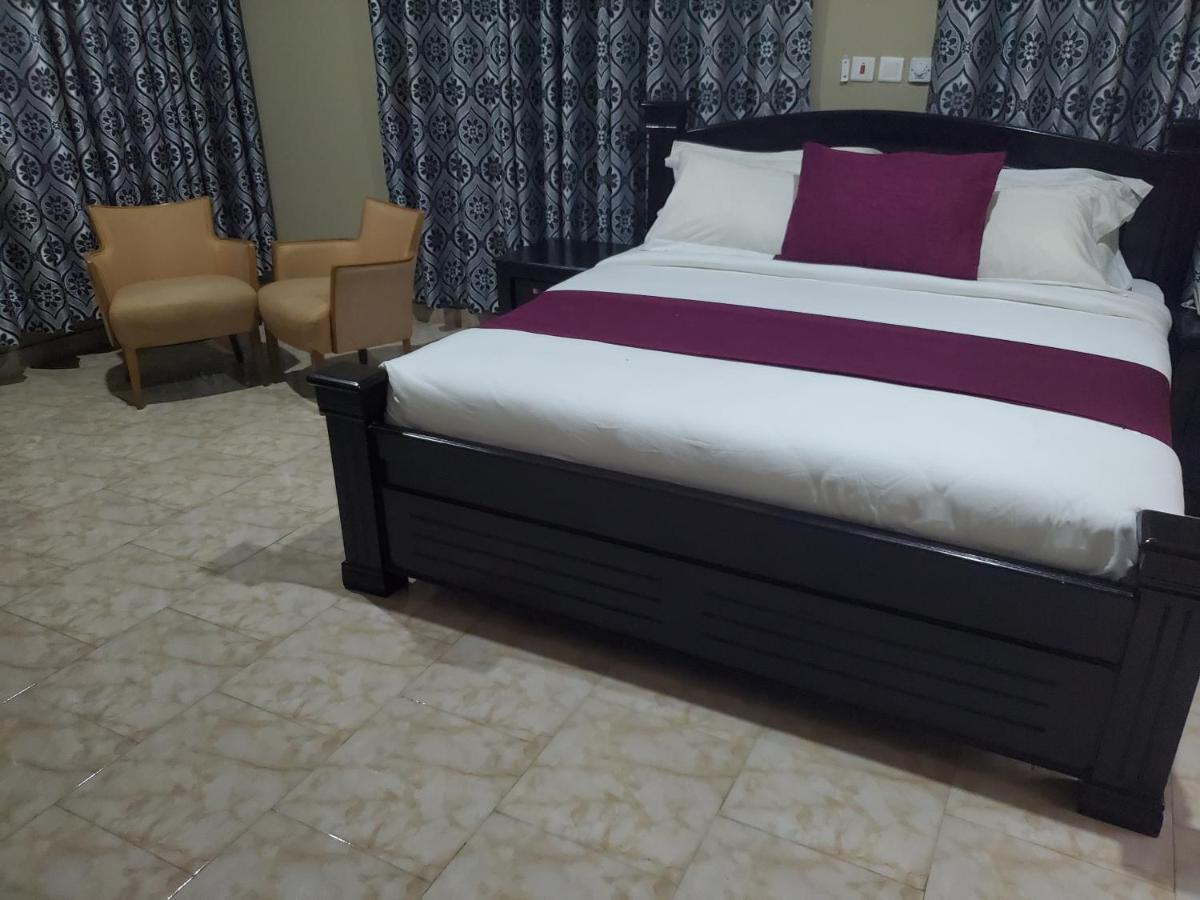 Kislas Luxury Hotel Adenta 外观 照片